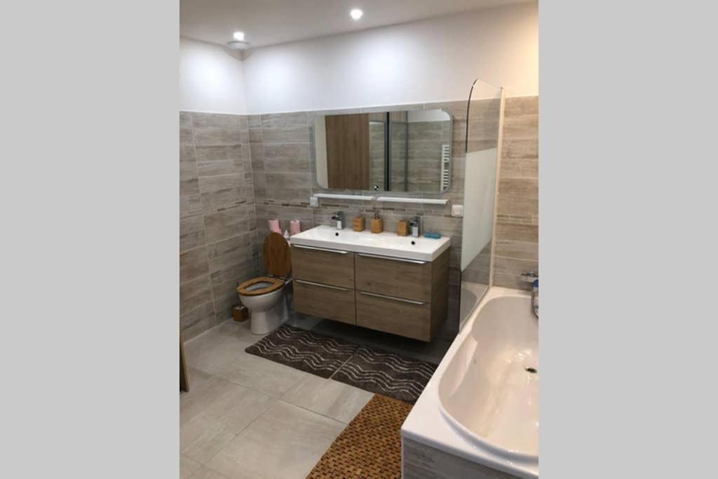 Agreable Maison Entre Bordeaux Et Le Bassin Сен-Жан-д'Илак Екстериор снимка