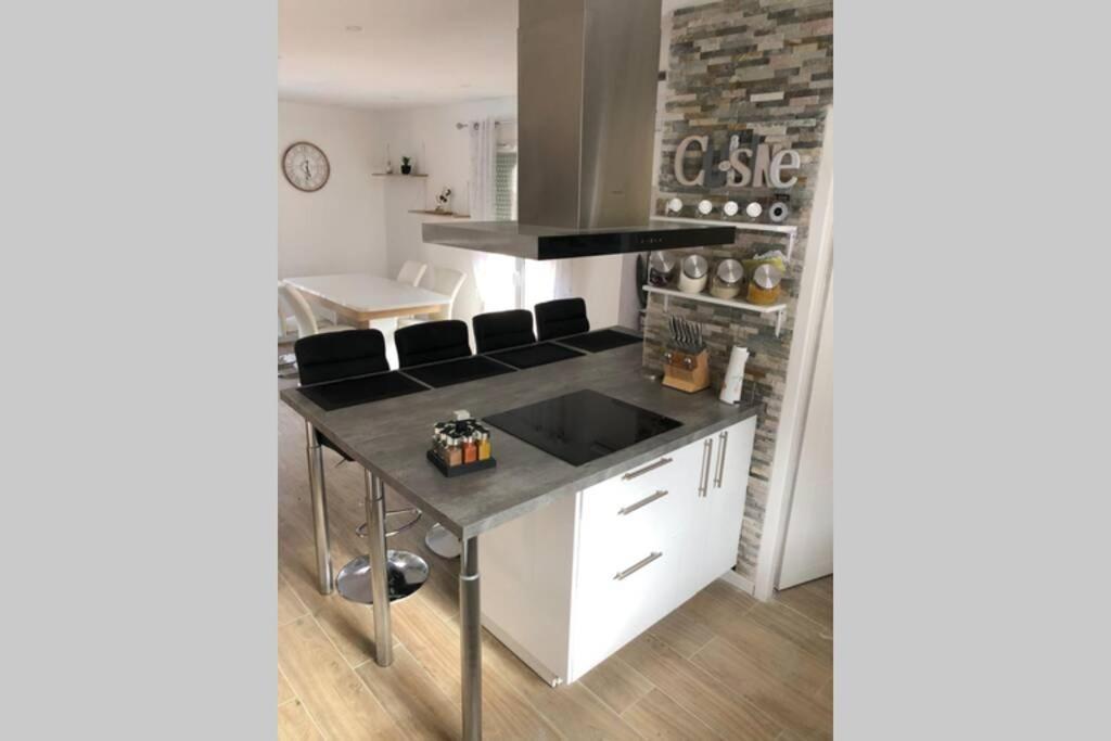 Agreable Maison Entre Bordeaux Et Le Bassin Сен-Жан-д'Илак Екстериор снимка