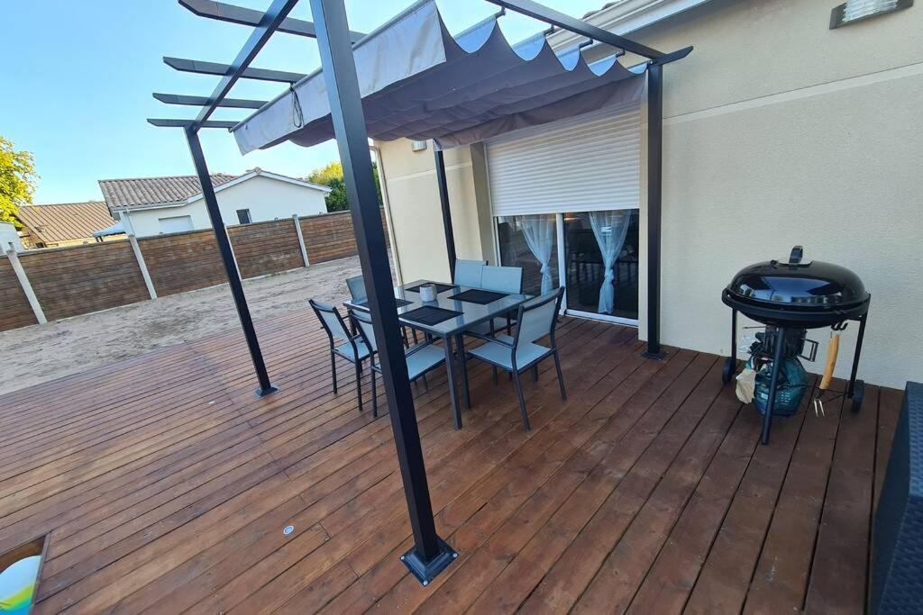 Agreable Maison Entre Bordeaux Et Le Bassin Сен-Жан-д'Илак Екстериор снимка