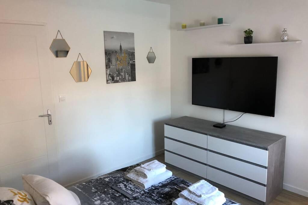 Agreable Maison Entre Bordeaux Et Le Bassin Сен-Жан-д'Илак Екстериор снимка